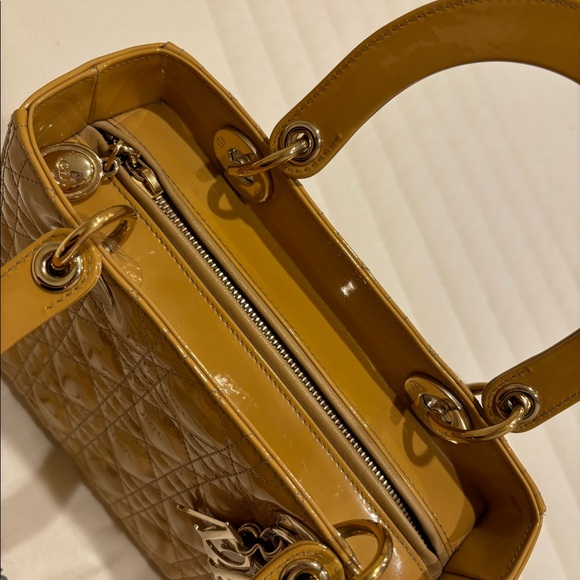 Christian Dior Patent Medium Lady Dior Bag Beige - Picture 4 of 14